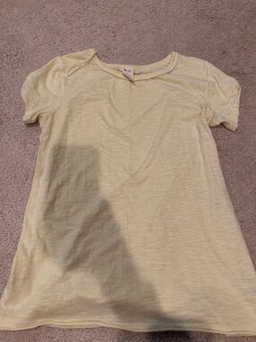 We the free by free people short Sleeve basic Tee in Pale Yellow Sz small